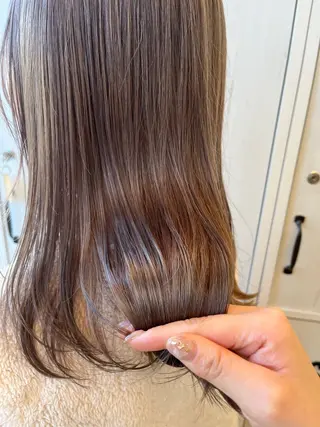 ミディアム カラー ルプラボウ 尾関　唯那のヘアスタイル