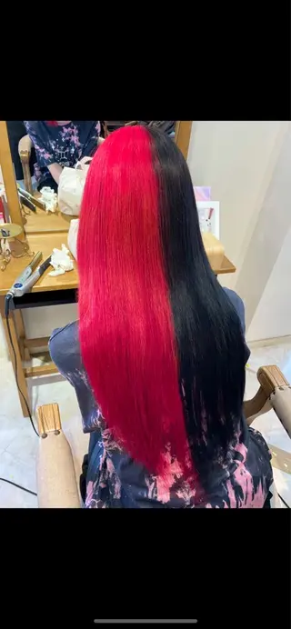 ロング 倉林隆一🐈 ダブルカラー/艶髪のヘアスタイル