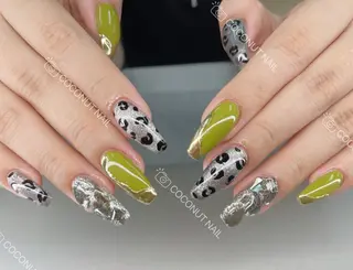 ネイル 神田 ココナッツのネイルデザイン