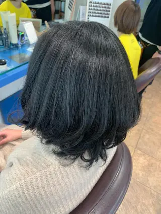 ミディアム 嶋村 望美のヘアスタイル