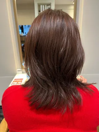 ミディアム 小鴨 美佳のヘアスタイル