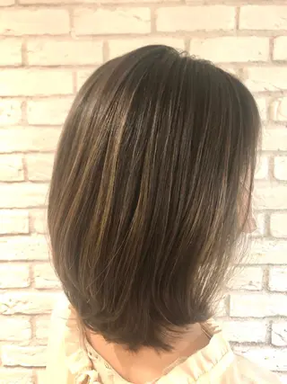 ミディアム カラー 清水 有実子のヘアスタイル
