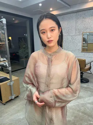 ミディアム カラー LOBBY HIMERIのヘアスタイル