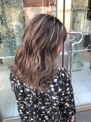 セミロング カラー トップスタイリスト 小澤純一のヘアスタイル