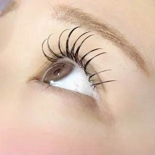 マツエク・マツパ AYUMI🦋 韓国束感lash🤍のマツエク・マツパデザイン