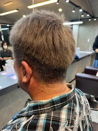 ショート カラー メンズ 吉田 隆之介のヘアスタイル