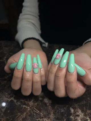 ネイル IROHA NAIL 長谷川唯惺のネイルデザイン