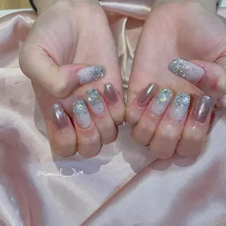 ネイル 𝘙𝘪𝘰𝘯𝘢 ...🕯🤍のネイルデザイン