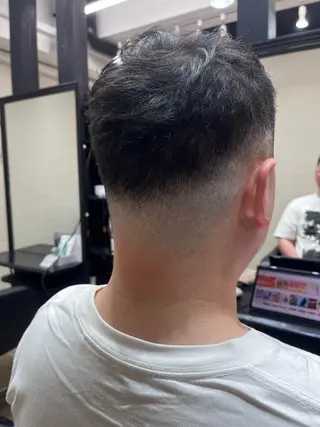 ショート メンズ Lily hair所属・メンズ’ショート特化 クロスのヘアスタイル