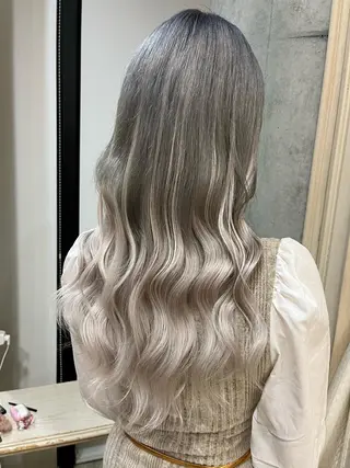 ロング カラー サソウ ユリエ🥥のヘアスタイル