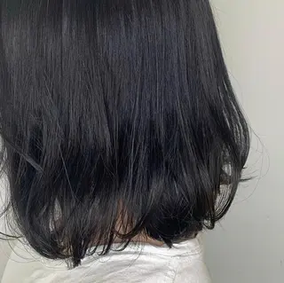 ミディアム カラー 小森 衣純のヘアスタイル