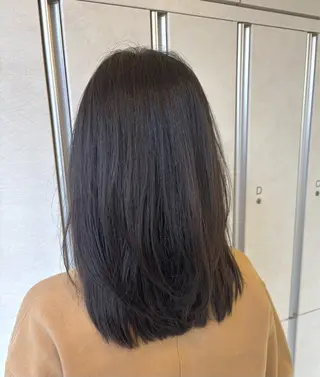 ミディアム Iris by artina 武蔵小杉店【イリス バイ アルティナ】所属・🎼レイヤー/顔周り カット/nene♬のヘアスタイル