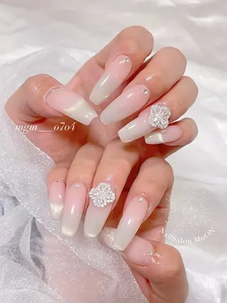 MoON...❤︎ MeGuのネイルデザイン