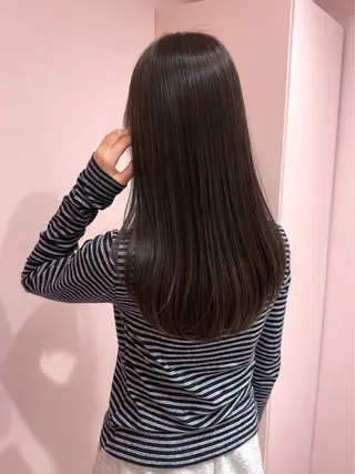 ロング 顔周り/透明感カラー REINA𓍯のヘアスタイル