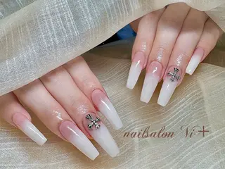 ネイル ✨Nailsalon Vi+✨のネイルデザイン