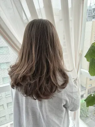 ロング カラー 艶カラー／ レイヤー／栄／あやかのヘアスタイル