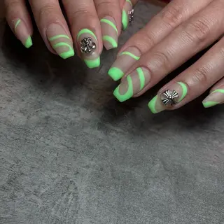 ネイル PEACE minariのネイルデザイン