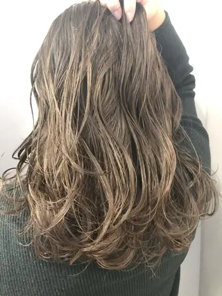 セミロング カラー 岡田 拓也のヘアスタイル