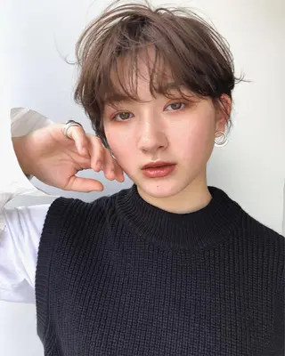 ショート カラー Loom.所属・村上雅人 ナチュラルモードのヘアスタイル