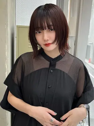 ミディアム ウルフ/レイヤー ⚡️ITSUKU⚡️のヘアスタイル