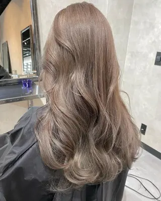 ロング カラー B E C H I C O〔べち子〕のヘアスタイル