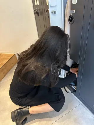 ロング カラー VIEWユリナ メイク/ カットのヘアスタイル