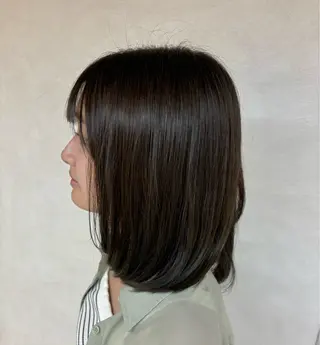 ミディアム Iris by artina 武蔵小杉店【イリス バイ アルティナ】所属・🎼レイヤー/顔周り カット/nene♬のヘアスタイル