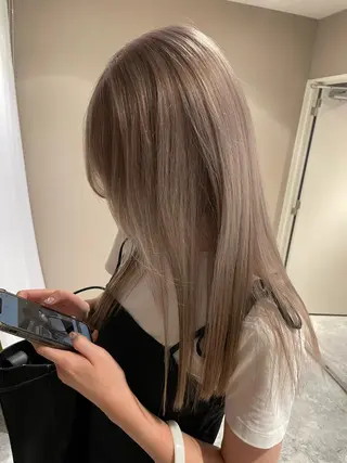 セミロング ♡似合わせハイトーン ♡maiのヘアスタイル