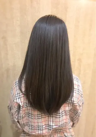 ロング アールバイニーナ所属・R by NINA アールバイニーナのヘアスタイル