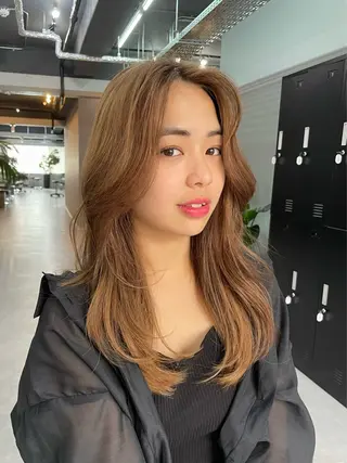 ロング カラー ミルクティーベージュ ❤︎レイヤー　MIAのヘアスタイル