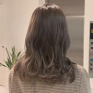 ミディアム カラー 【ミディアムと ロングに特化】島田恋のヘアスタイル