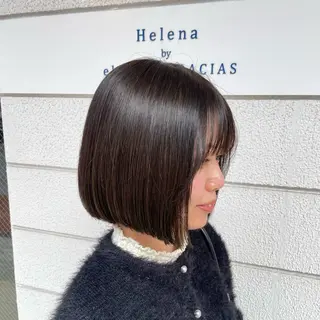 ショート カラー Helena_ まひろのヘアスタイル