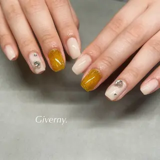 ネイル Giverny .のネイルデザイン