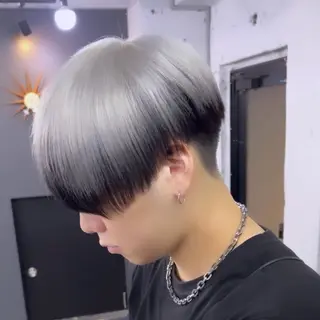 ショート ブームボックス所属・メンズハイトーン 佐藤智頼のヘアスタイル