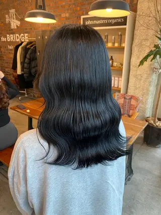 ミディアム the BRIDGE 加藤みのりのヘアスタイル