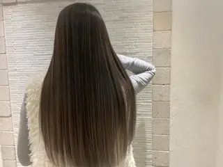 ロング 🟡【美髪専門店】 ✨褒め髪/艶髪🟡のヘアスタイル