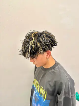 ショート カラー パーマ ヘアアレンジ メンズ 顔まわりカット の達人のヘアスタイル