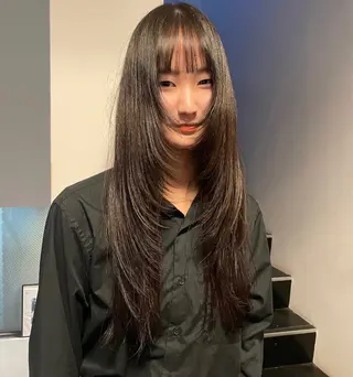 ロング カラー ファッションに 溶け込むstyleのヘアスタイル