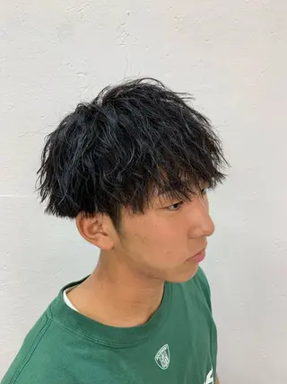 ショート パーマ メンズ グランジヘア 無造作ヘアHYUGAのヘアスタイル