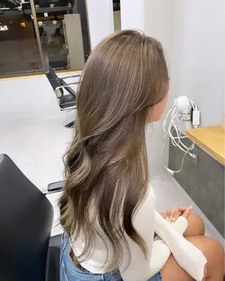 ロング カラー ミルクティーベージュ ❤︎レイヤー　MIAのヘアスタイル