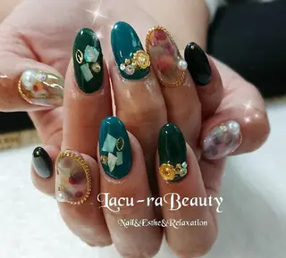 ネイル 小顔と腸の専門店 ラクーラビューティのエステ・リラクイメージ