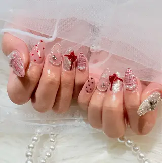 セミロング マシェリローズ所属・Macherie Roseのネイルデザイン