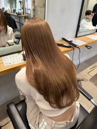 ロング カラー ミルクティー× グレージュMOMOのヘアスタイル