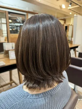 ミディアム カラー 菅野 美咲のヘアスタイル