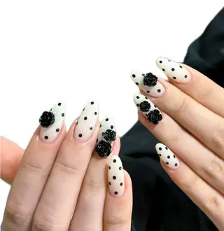 ネイル pink ladyサロン所属・べ にのネイルデザイン