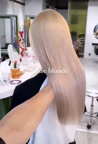 ロング 暖色ハイトーン特化 🥇Mioのヘアスタイル