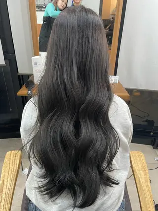 ロング カラー _WHITE京橋店 佐伯 碧のヘアスタイル