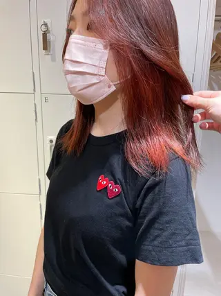 ミディアム カラー akane .のヘアスタイル