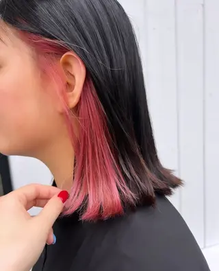 カラー 坂元 智恵のヘアスタイル