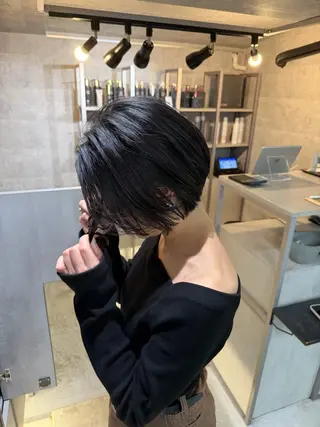 ショート You 透明感カラ ー まとまるカットのヘアスタイル